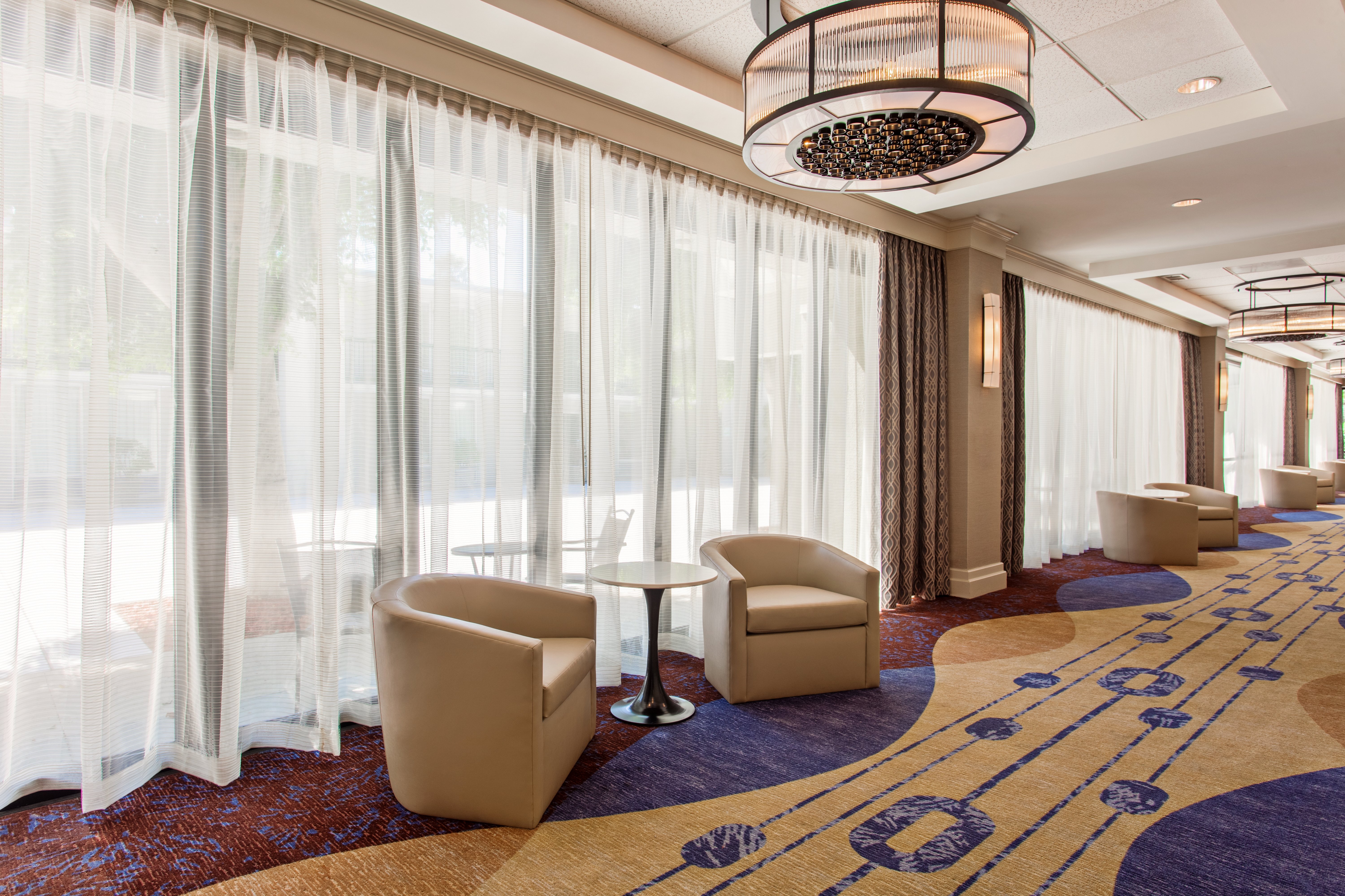 Holiday Inn Long Beach Airport 46/69