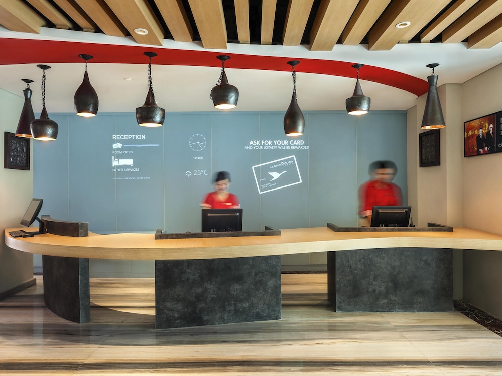 IBIS YOGYAKARTA ADI SUCIPTO 8/54