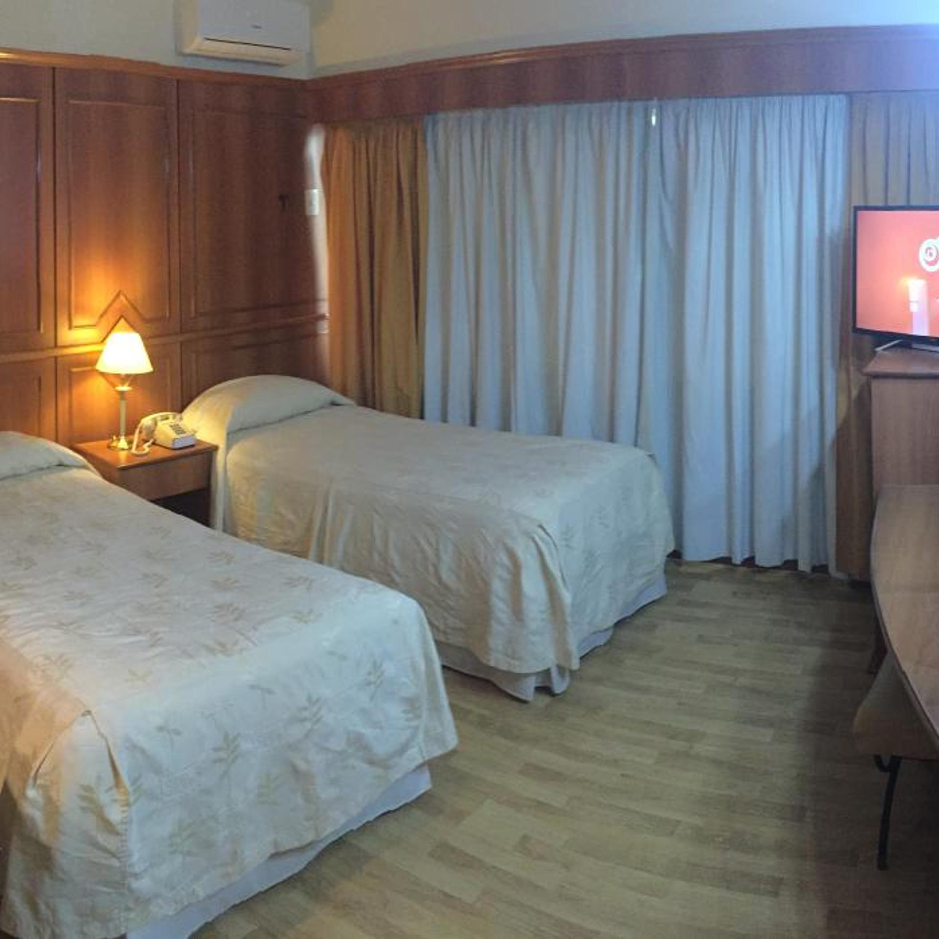London Palace Hotel Montevideo 12/25