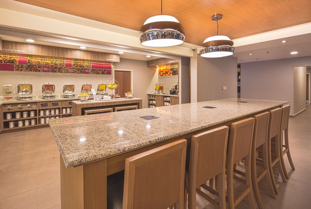 Hampton Inn by Hilton Monterrey Galerias Obispado 52/72