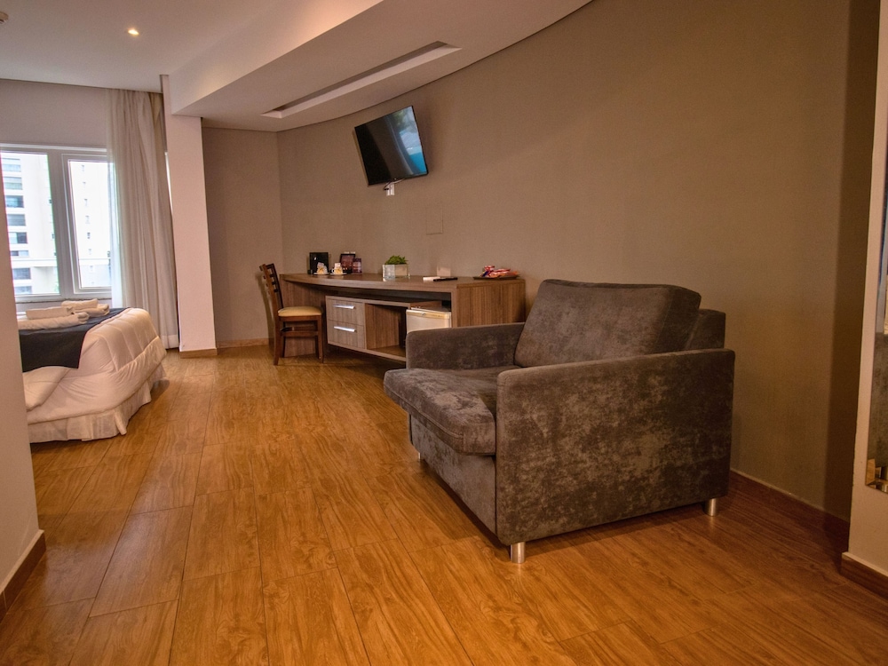 Hotel Continental Inn 36/50