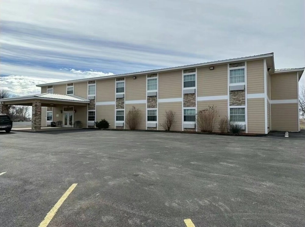 Econo Lodge Inn and Suites Colorado City, TX 41/47