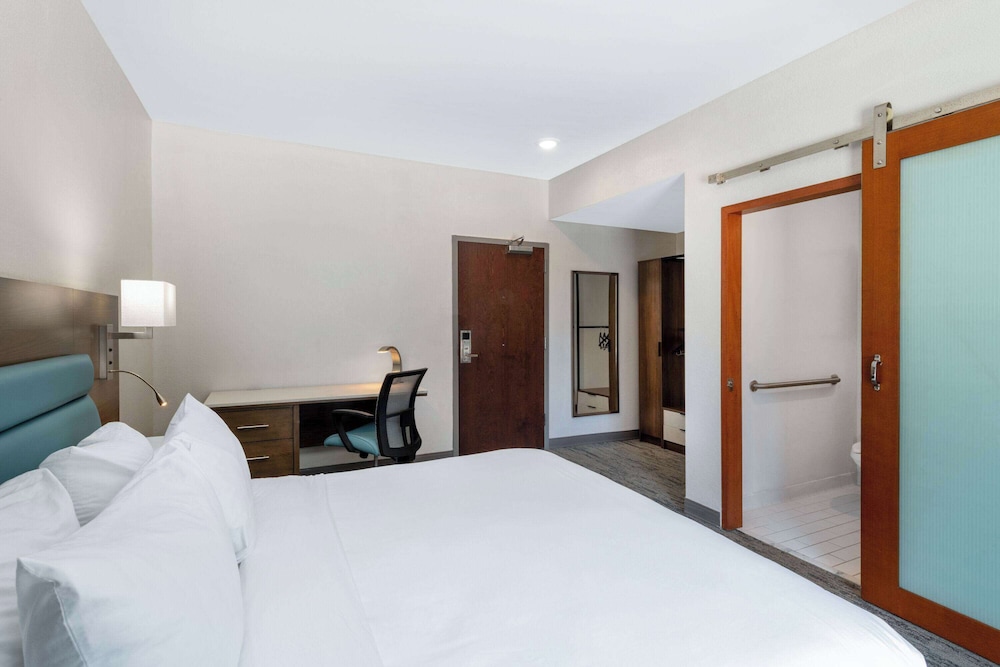 TRYP by Wyndham Tallahassee North I-10 Capital Circle 22/63