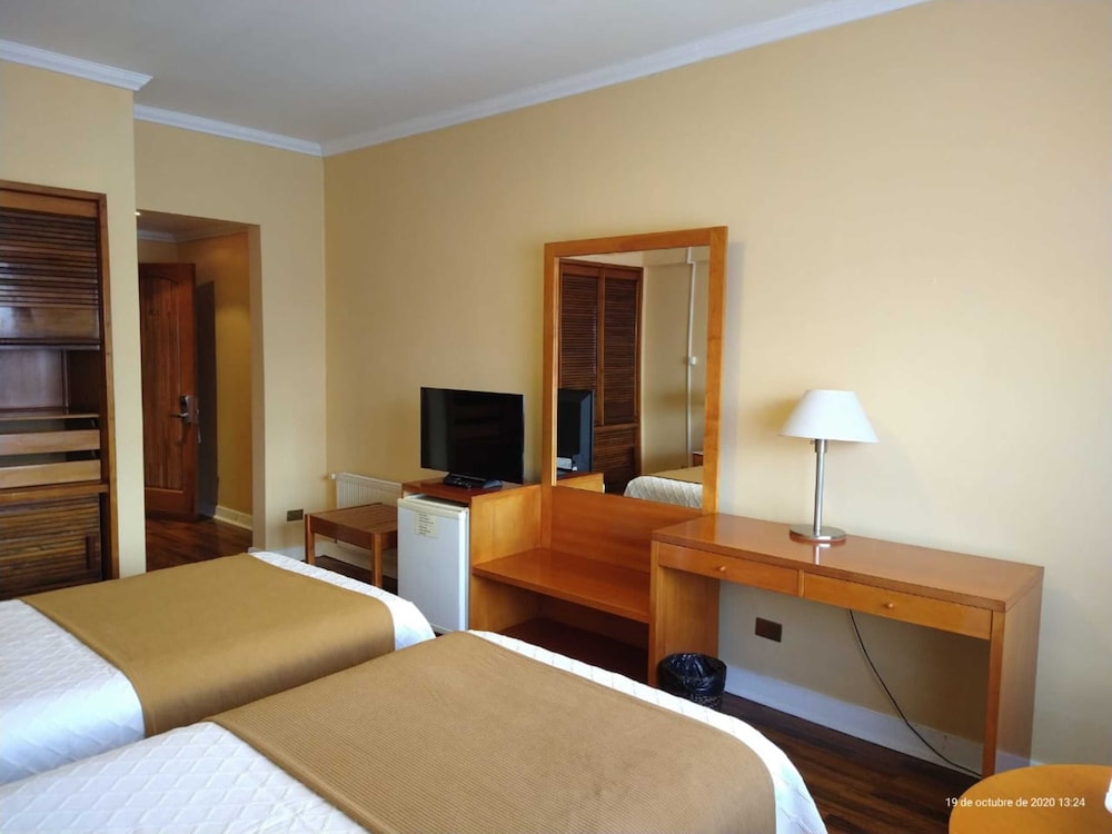 Gran Hotel Vicente Costanera 23/42