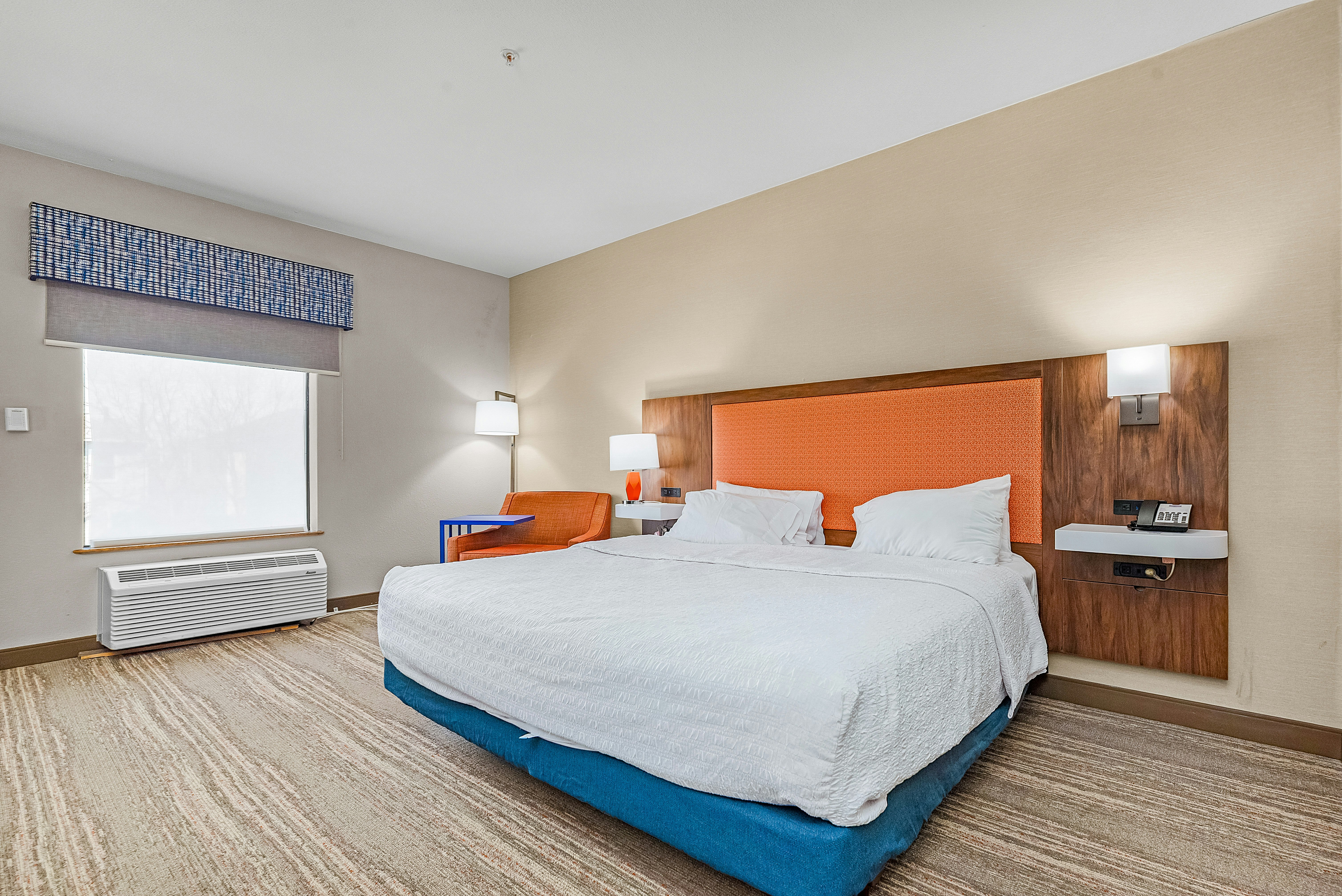 STUDIO, KING BED, ACCESSIBLE