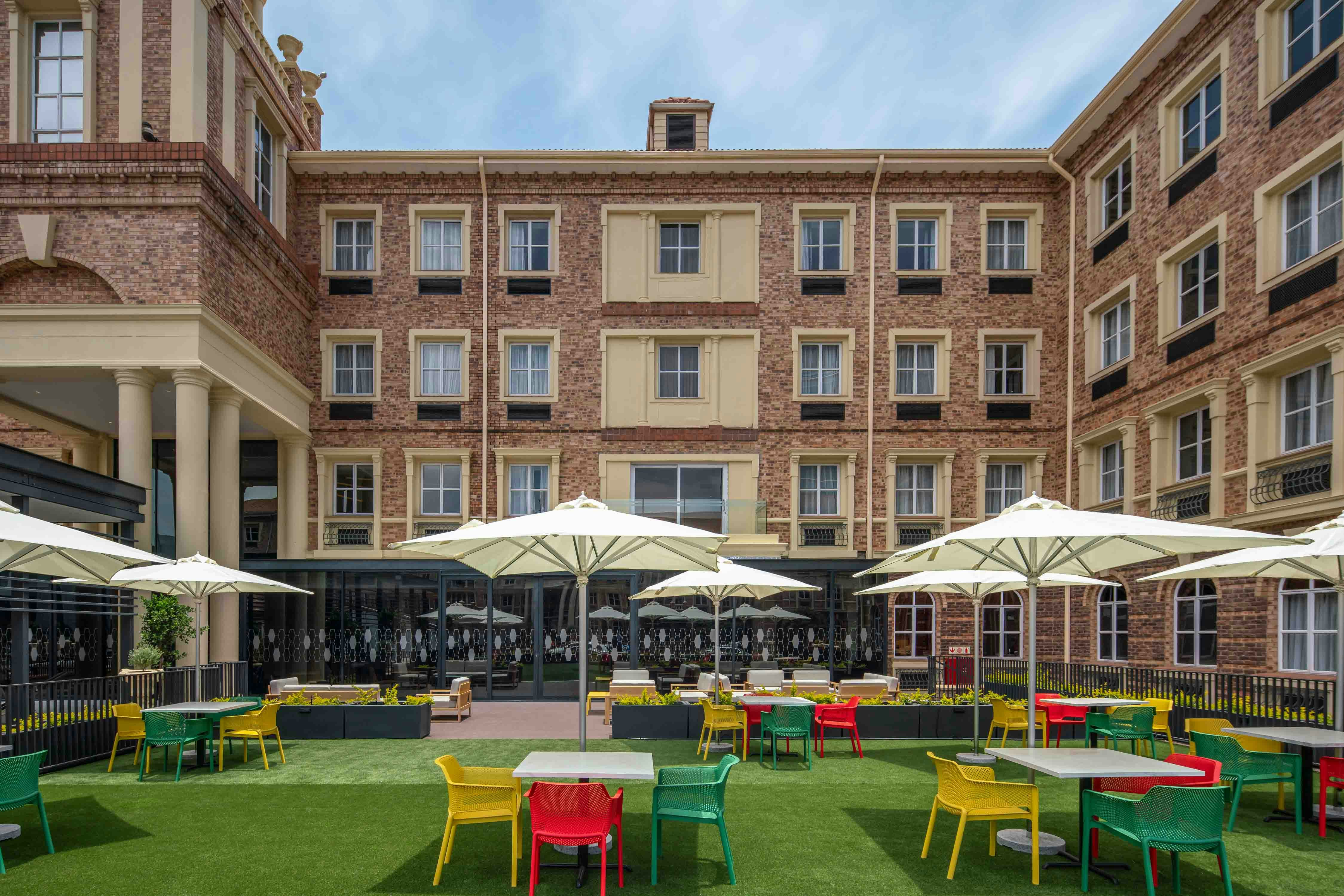 Hampton by Hilton Sandton Grayston 36/40