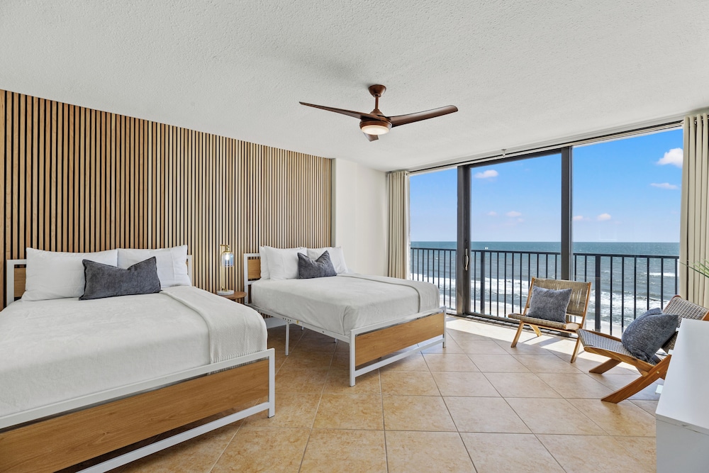 2 Bedrooms, Condo, 2 Double Beds, King Bed, Beach Front, 2 Bathrooms, Sofa