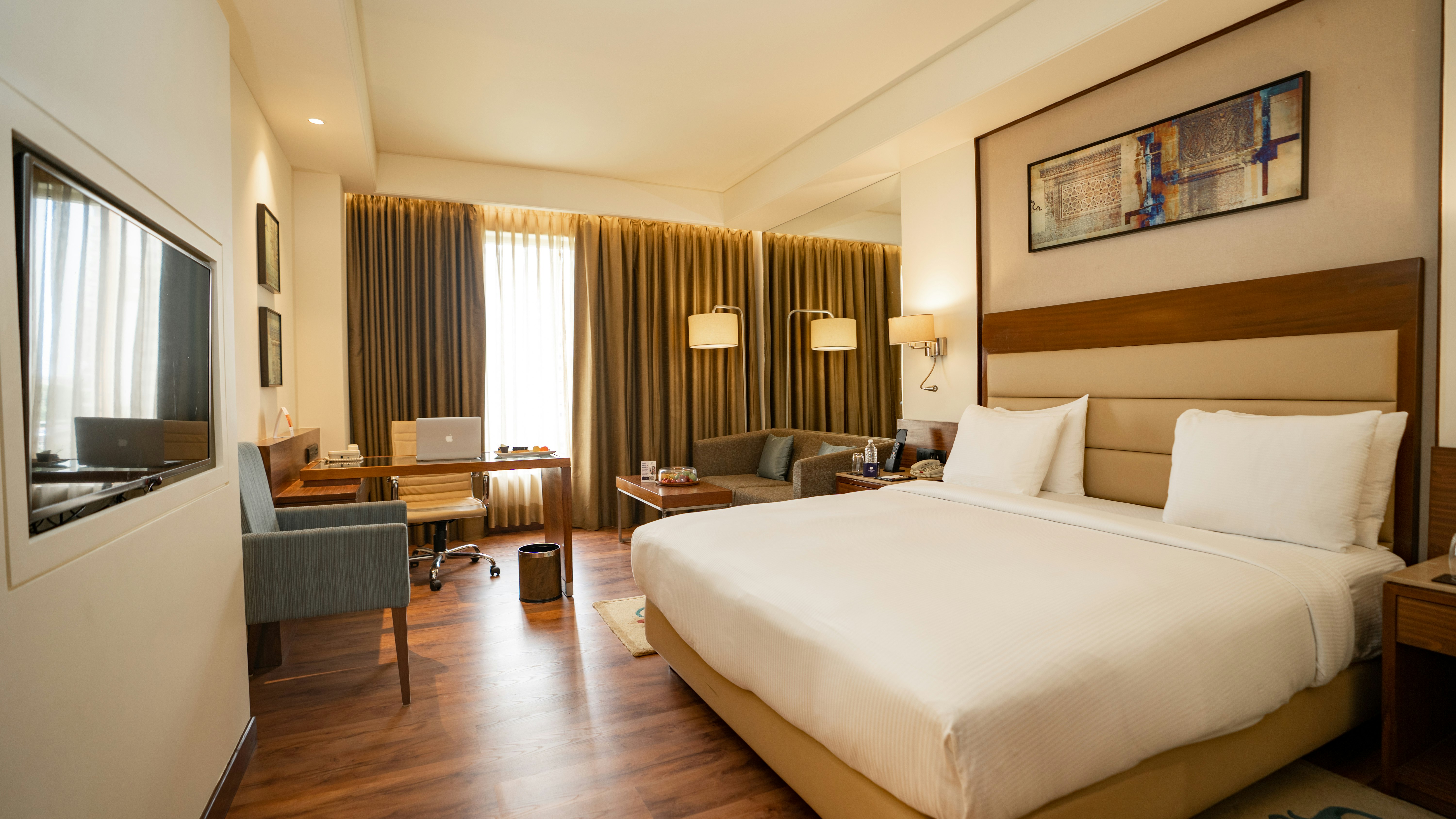 Deluxe, King Bed