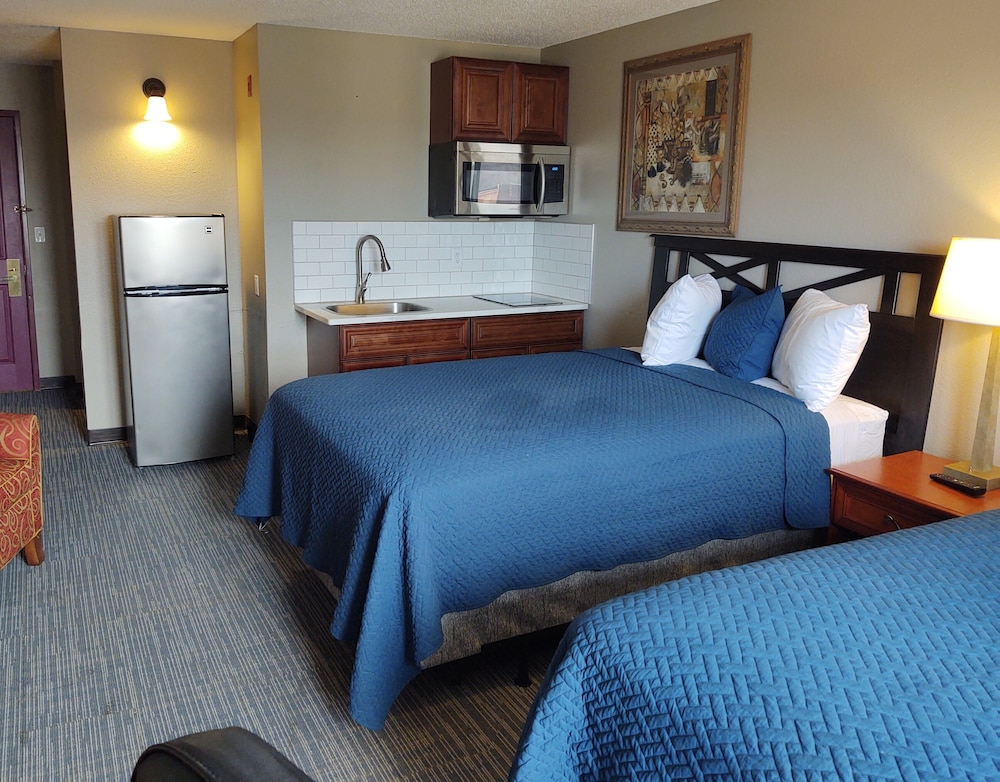 Norwood Inn And Suites Chaska 20/47