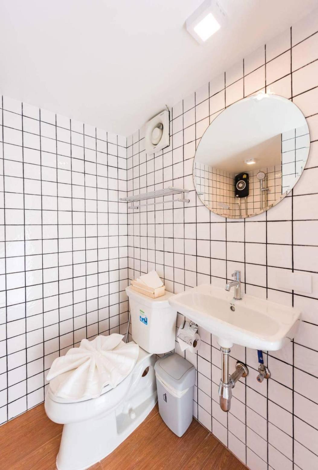 Room, Double Bed, Private Bathroom 7/7