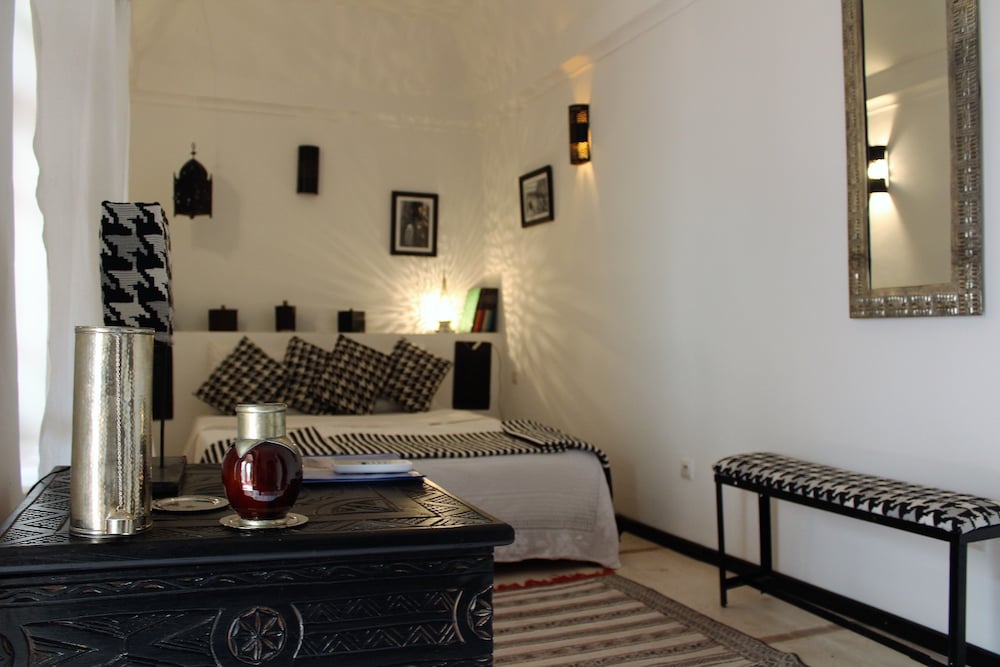 Riad Al Amine 24/30