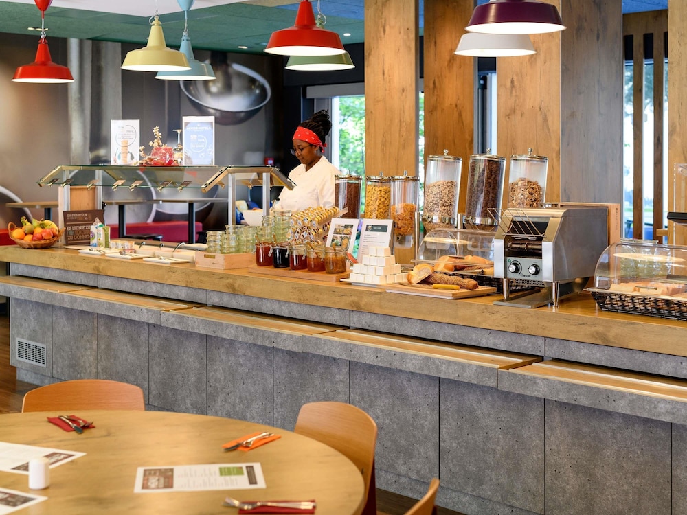 Ibis Zurich City West 57/72
