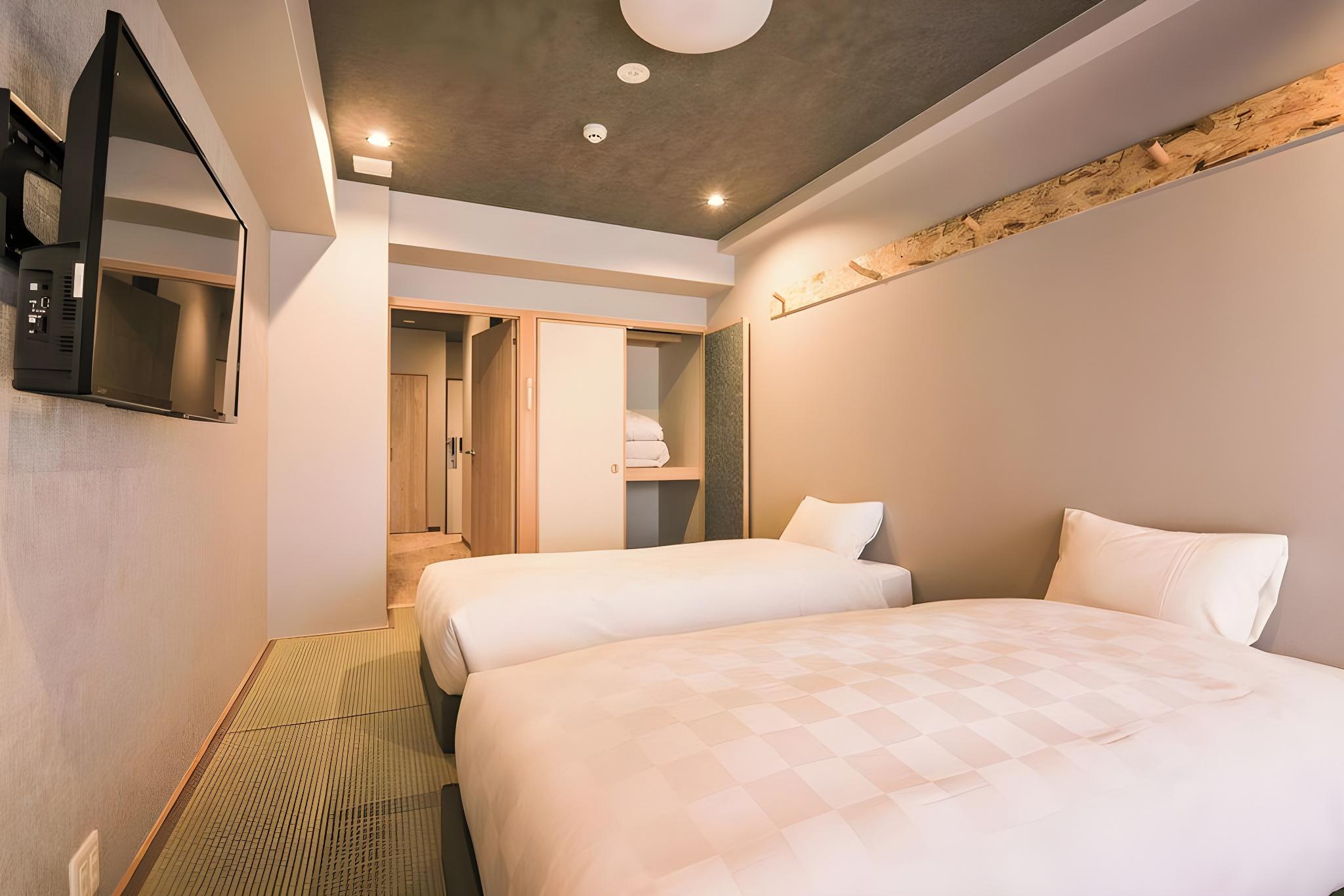 Essential, Japanese, Triple, Twin Beds