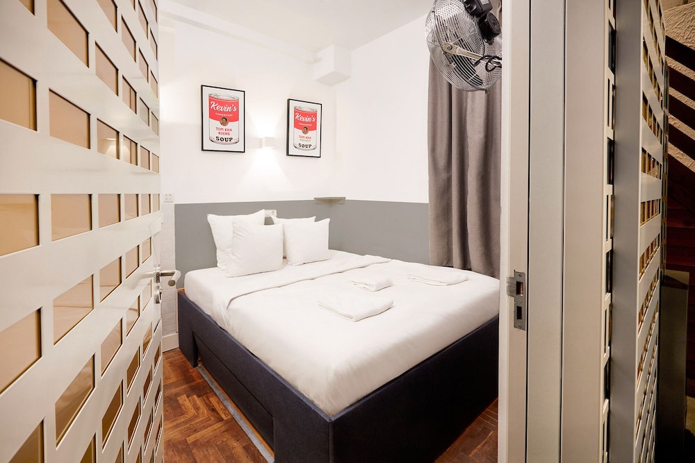 SIN CITY, DOUBLE BED, GROUND FLOOR