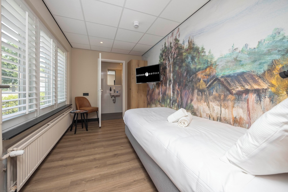 ROOM, SINGLE