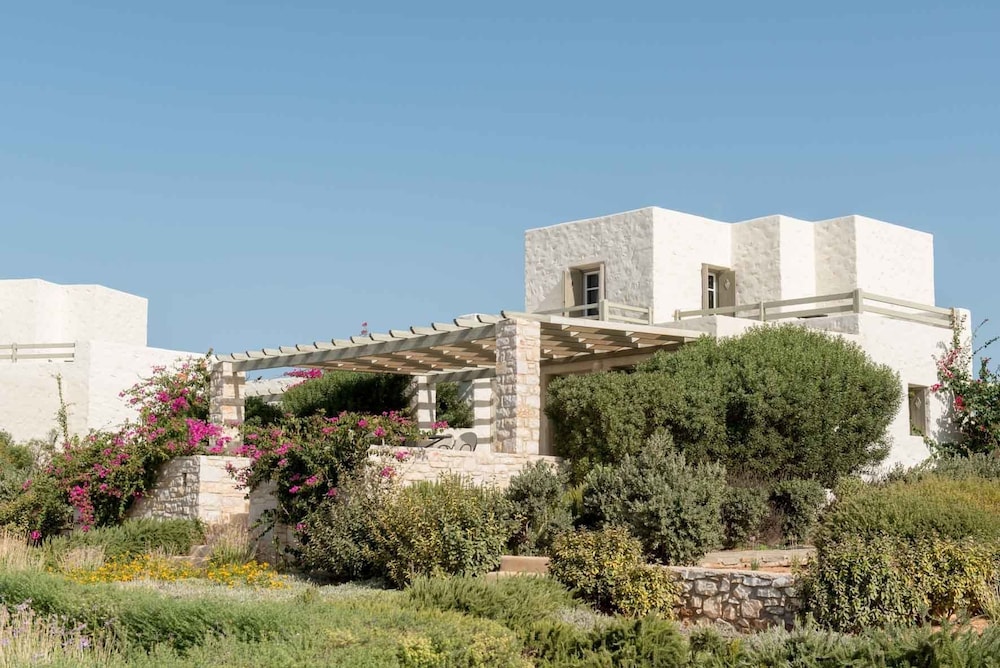 STAGONES LUXURY VILLAS 50/50