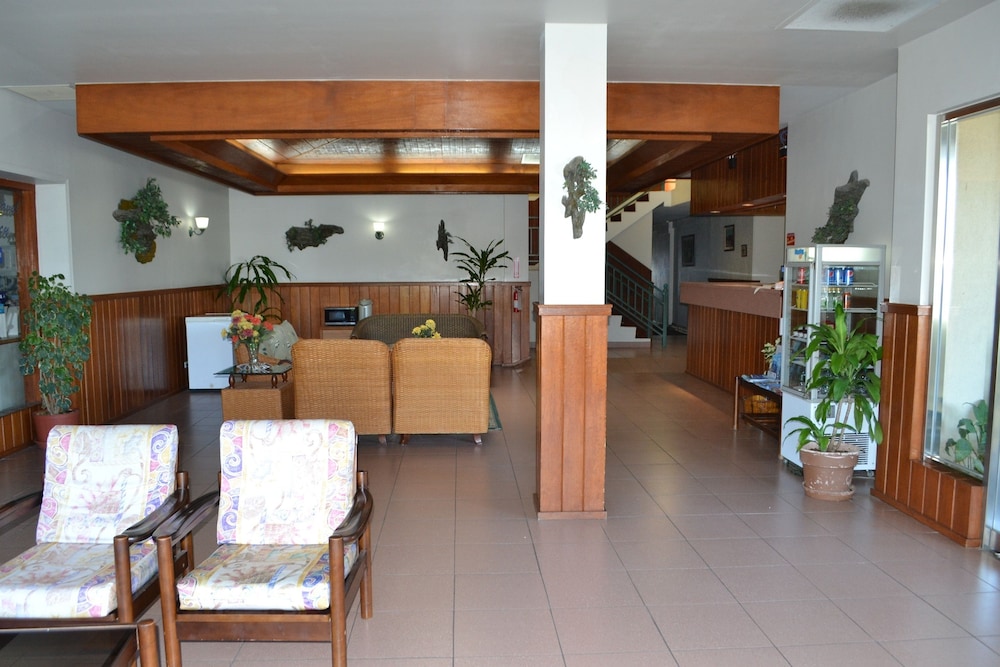 West Plaza Hotel Downtown 17/44