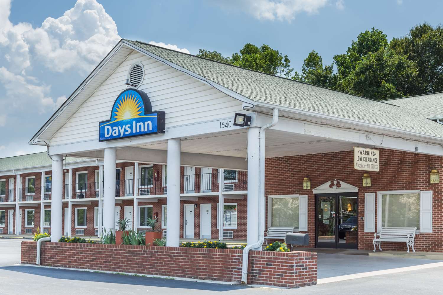 Hamilton Inn Jonesville I-77 2/24