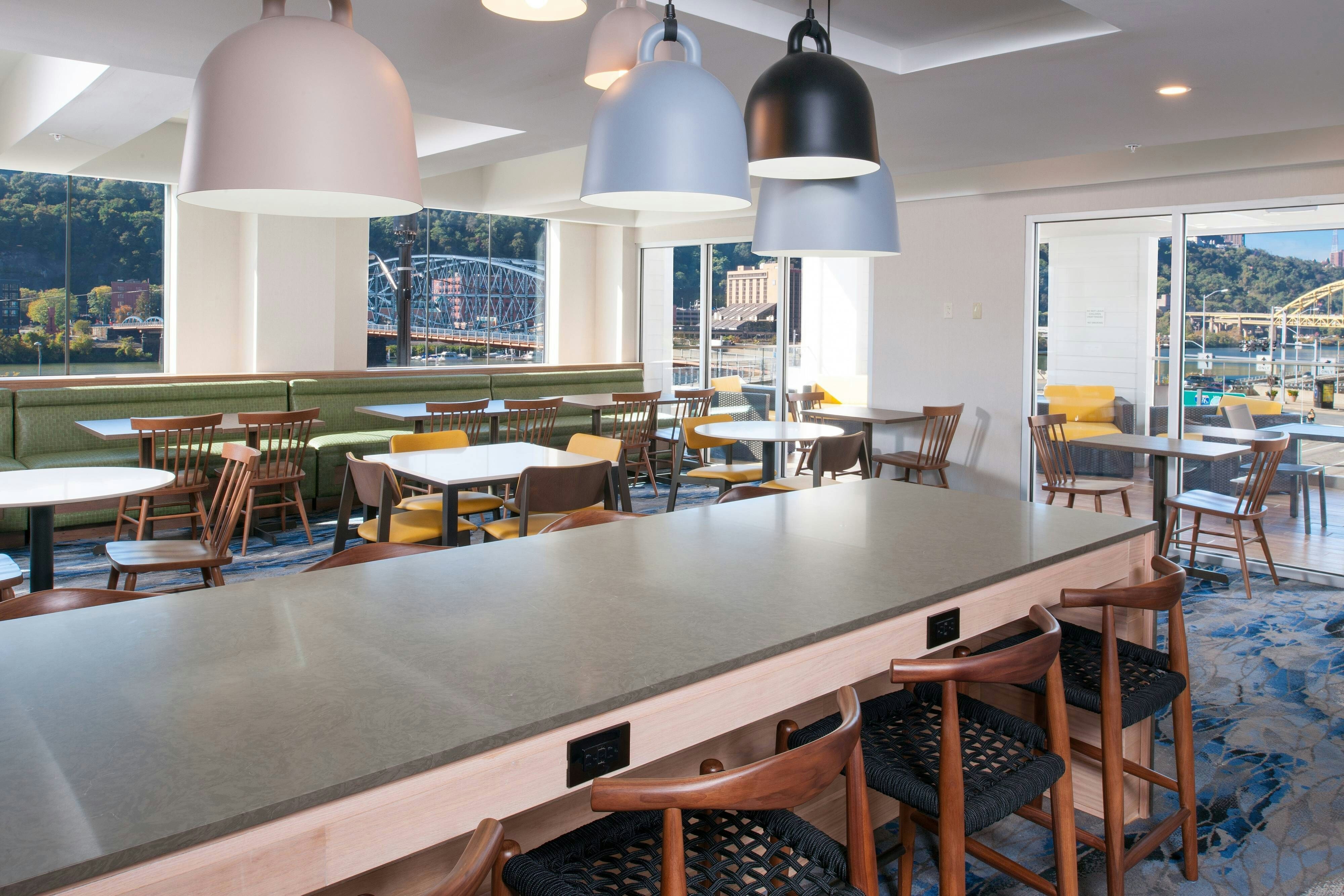 Fairfield Inn & Suites By Marriott Pittsburgh Downtown 21/24
