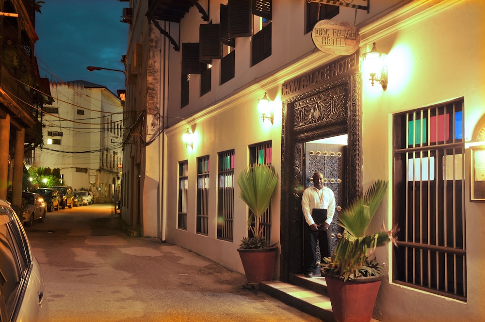 Dhow Palace Hotel 13/75