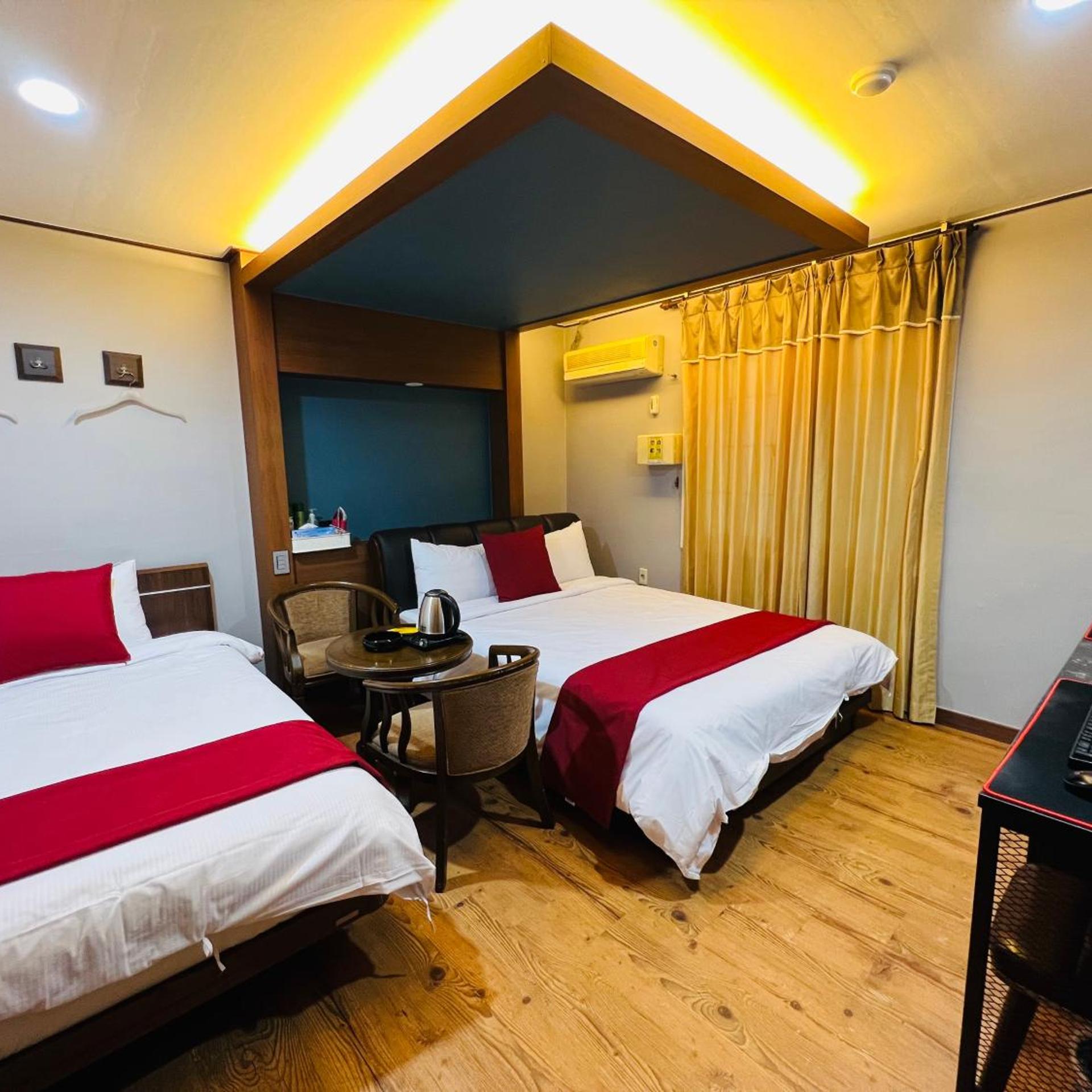 Sweet Hotel 13/47