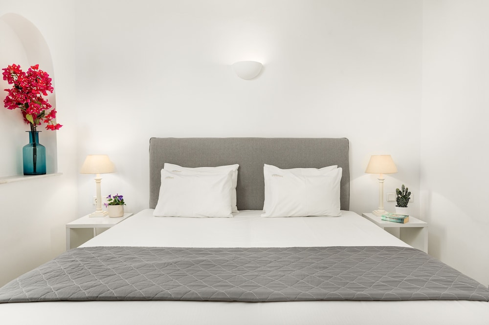 Corfos Hotel 24/74