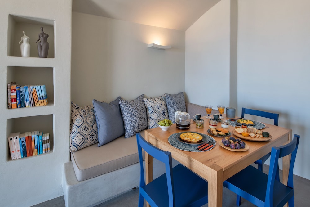 Halcyon Days Suites 23/50