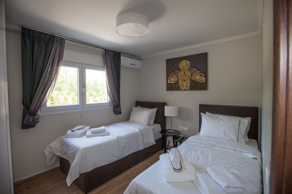 Sunny Villas And Spa 3/50