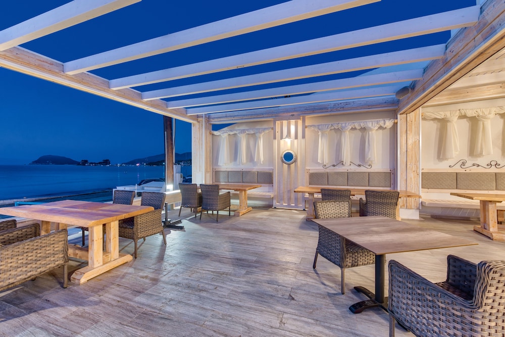 Mandala Seafront Suites 25/38
