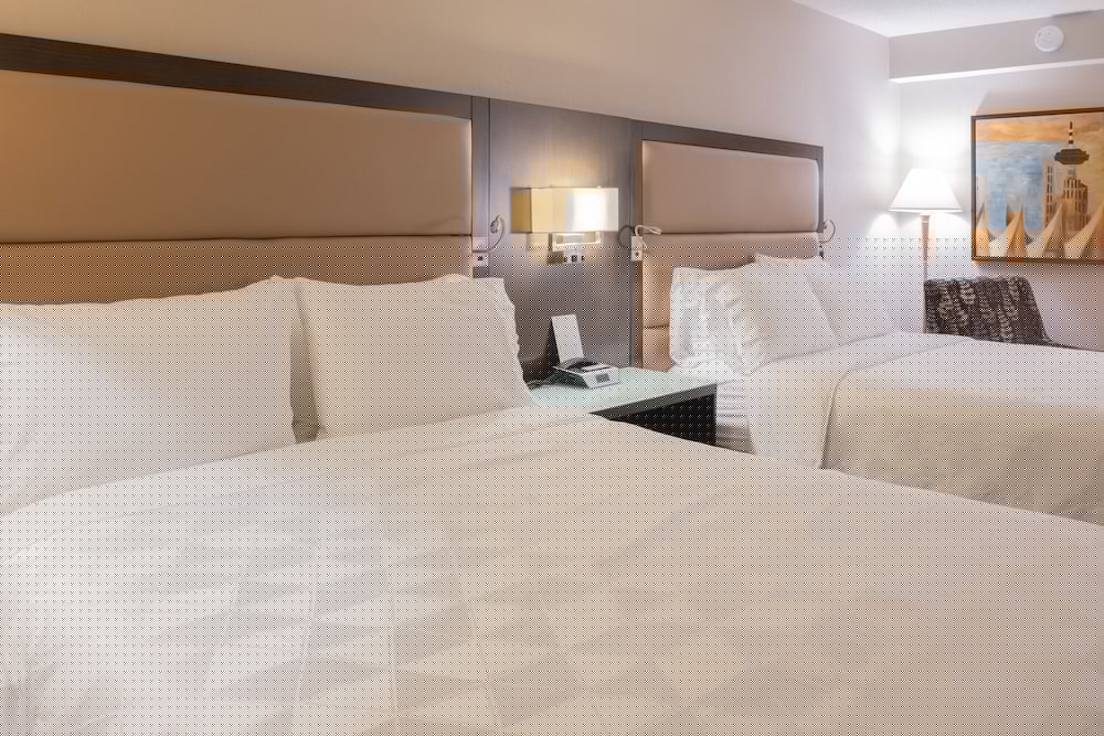 HOLIDAY INN HOTEL AND SUITES VANCOUVER DOWNTOWN 18/73