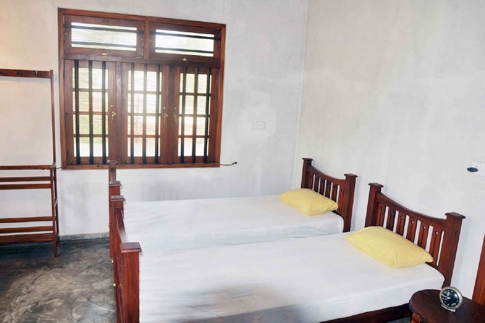 Lanrich Villa 6/20