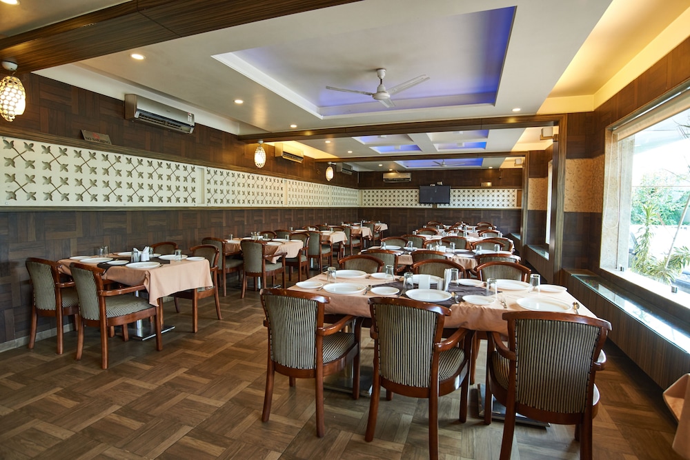 Hotel Ganpati Palace 35/42