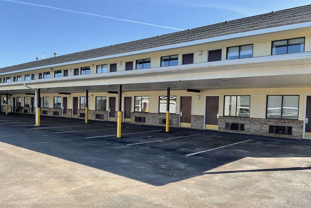 Baymont by Wyndham Petoskey 37/51