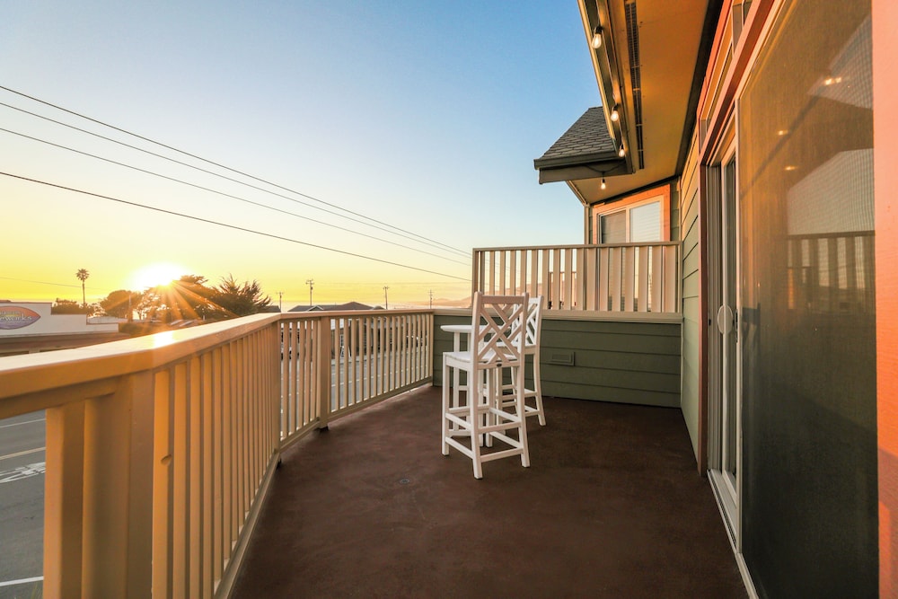 Cayucos Sunset Inn Bed and Breakfast 46/50