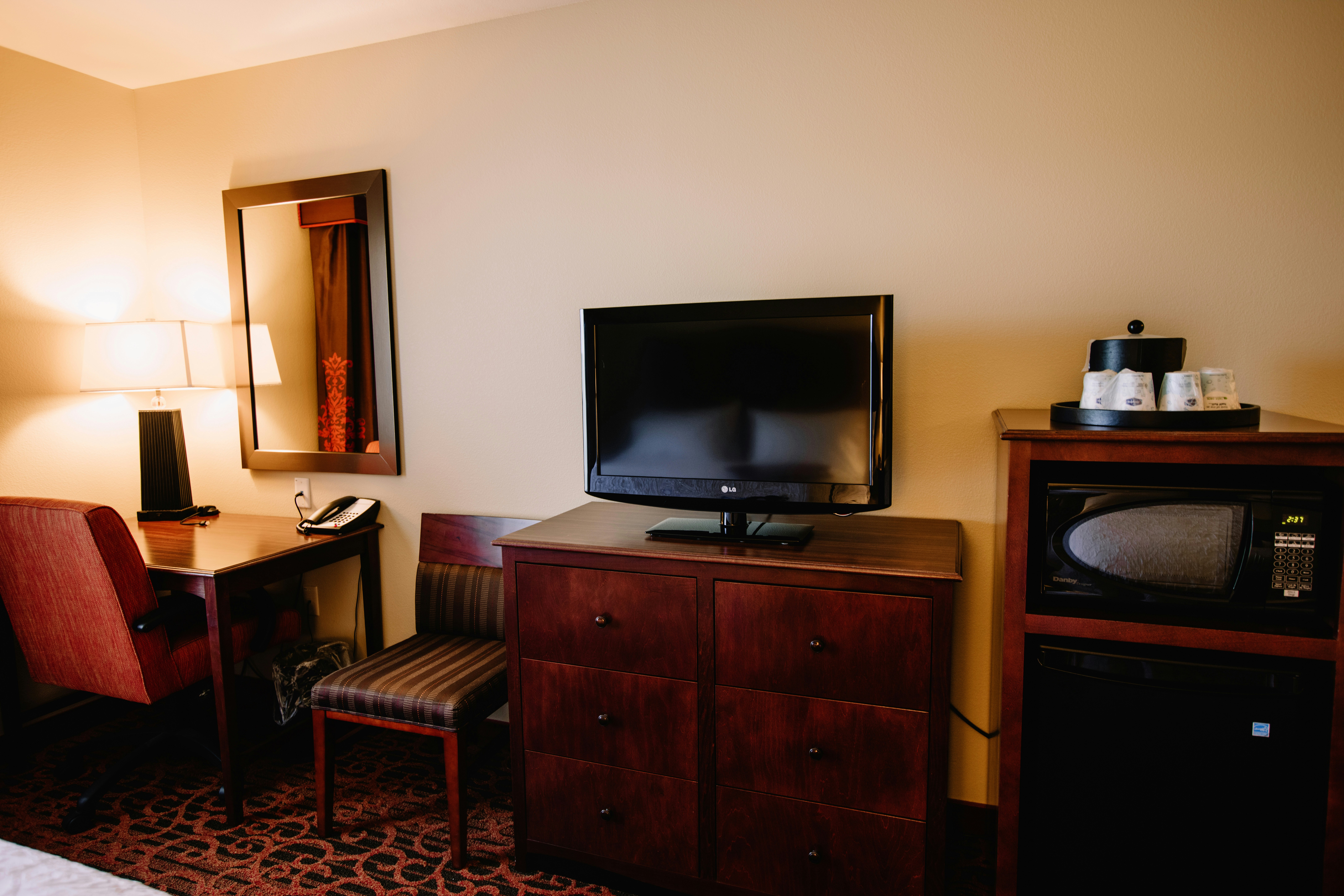 Hampton Inn & Suites Minot Airport 13/17