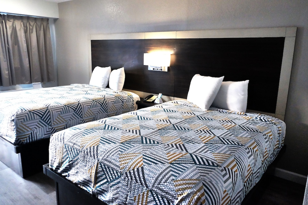 Motel6 Burnsville, MN 33/46