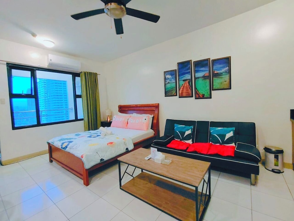 COMFORT, QUEEN BED, CITY VIEW