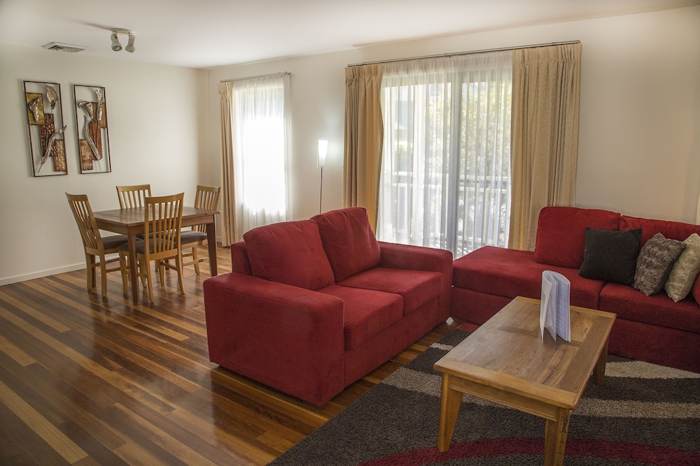 Mercure Lake Macquarie Raffertys Resort 47/74