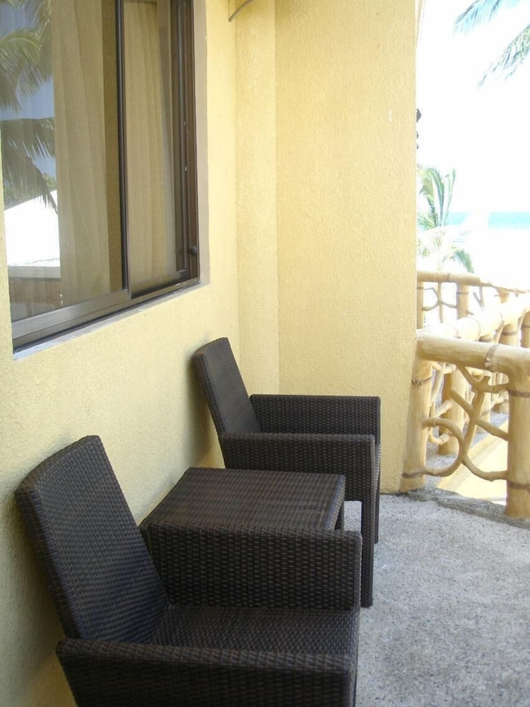 Marlins Beach Resort 38/65