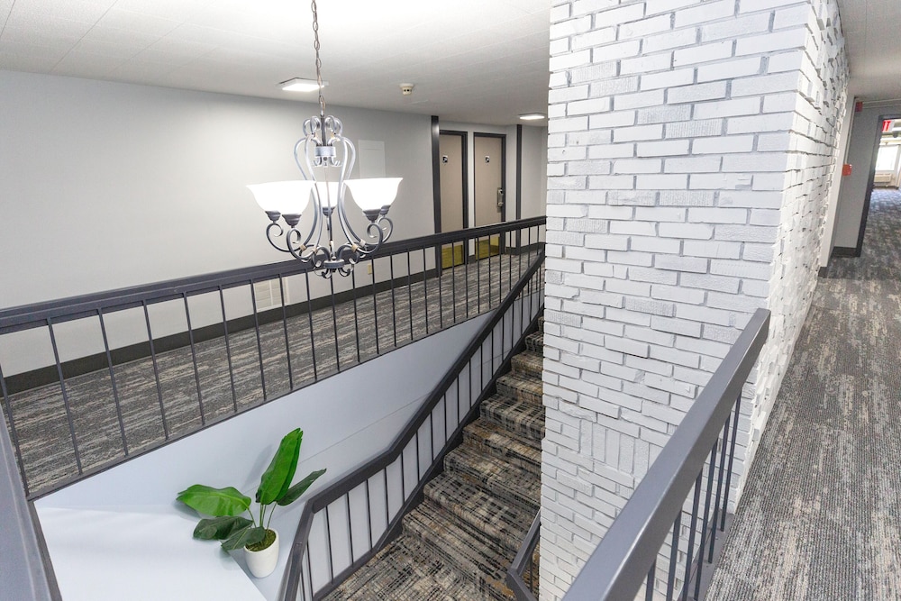 Budget Host Inn 2/60