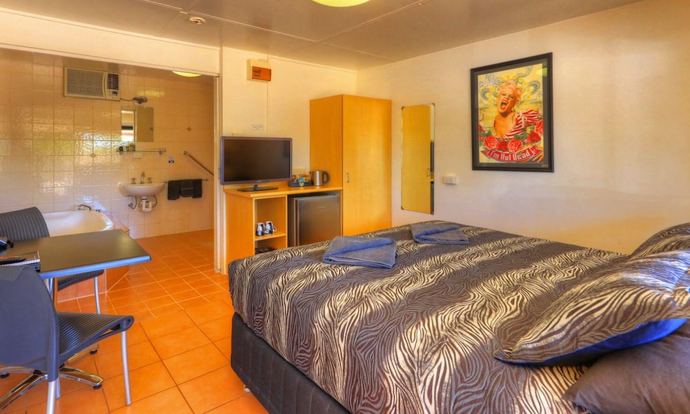 Best Western Halls Creek Motel 8/48
