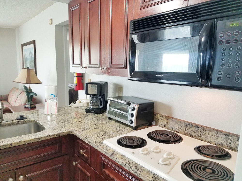 Parc Corniche Condominium Suites 62/62
