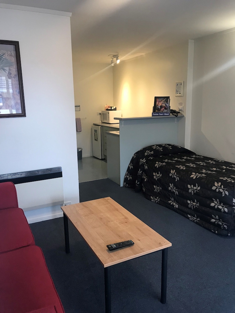 Fenton Court Motel 38/60
