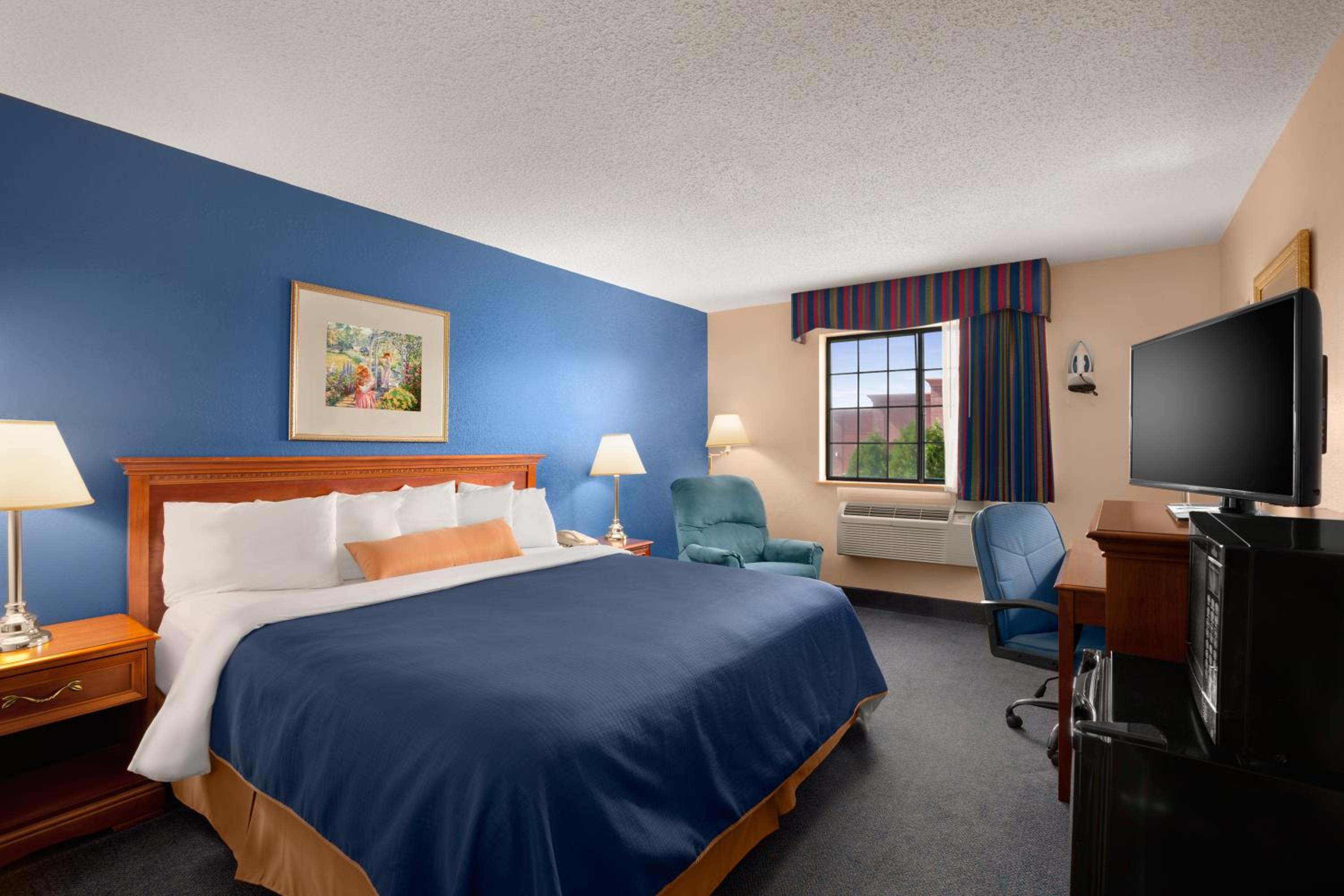 Days Inn By Wyndham Keene Nh 24/41