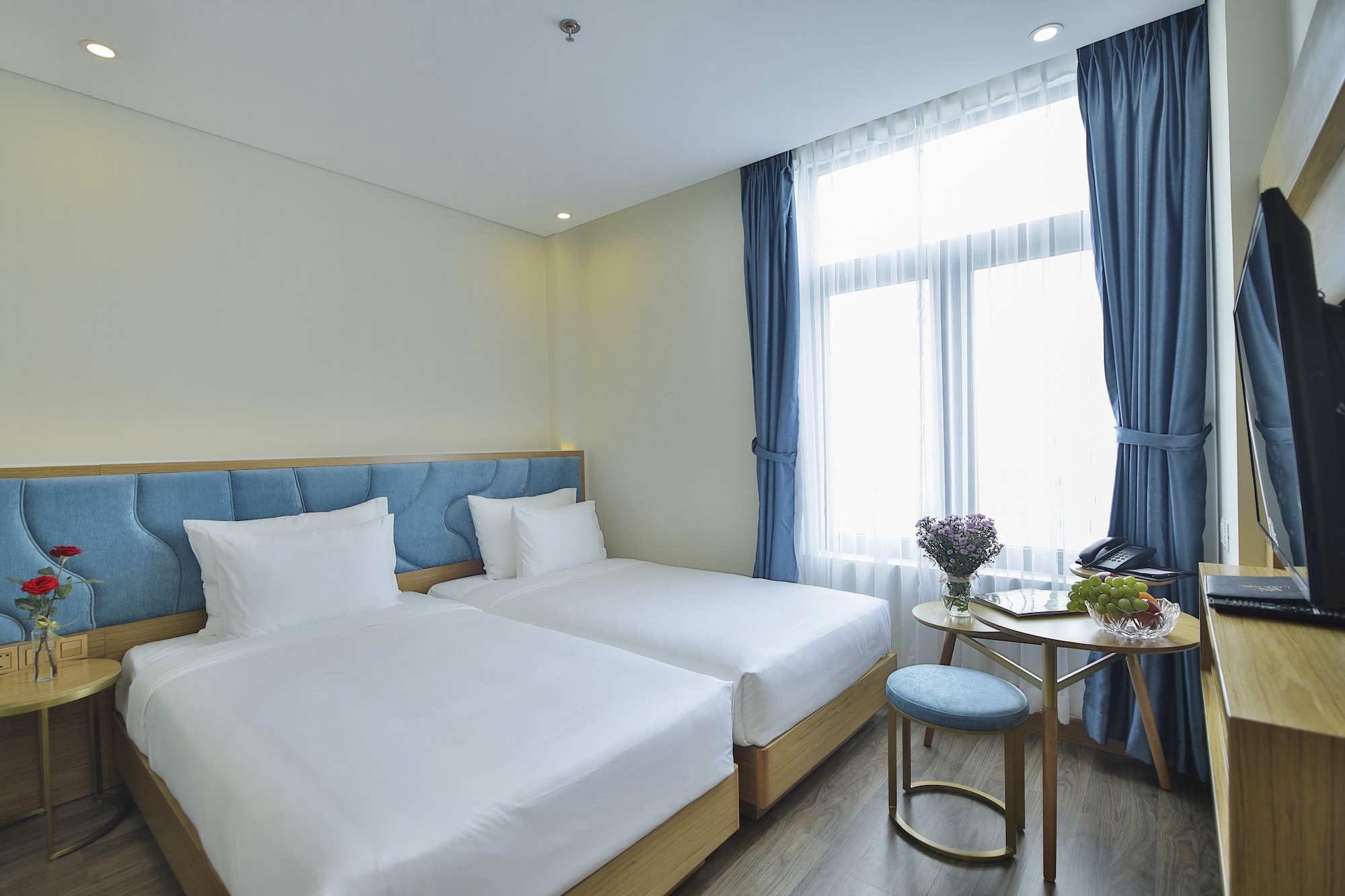 SUPERIOR, TWIN BEDS