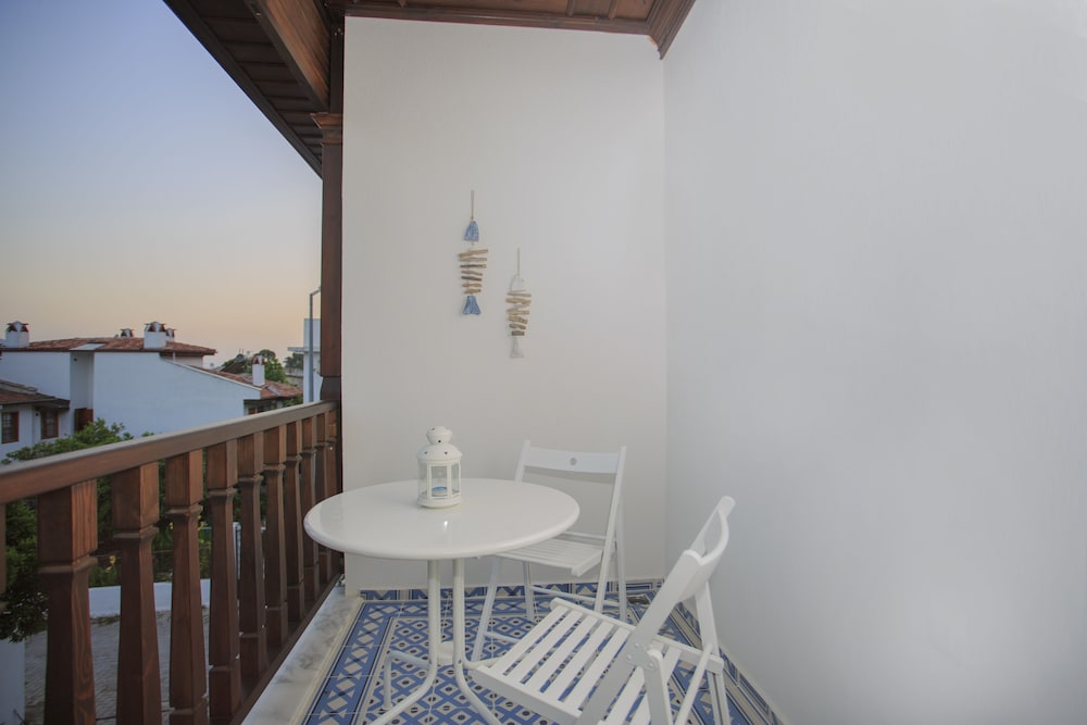 Alp Suites Mandalin 33/37