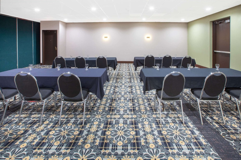 Baymont by Wyndham Grand Rapids Near Downtown 10/15
