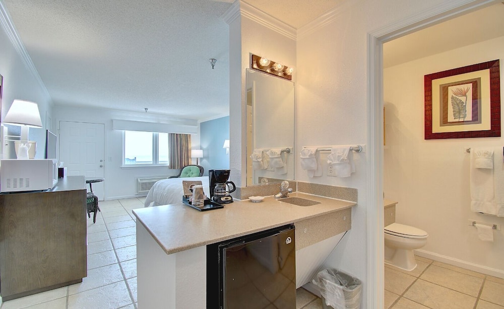 Ocean Isle Inn 50/50