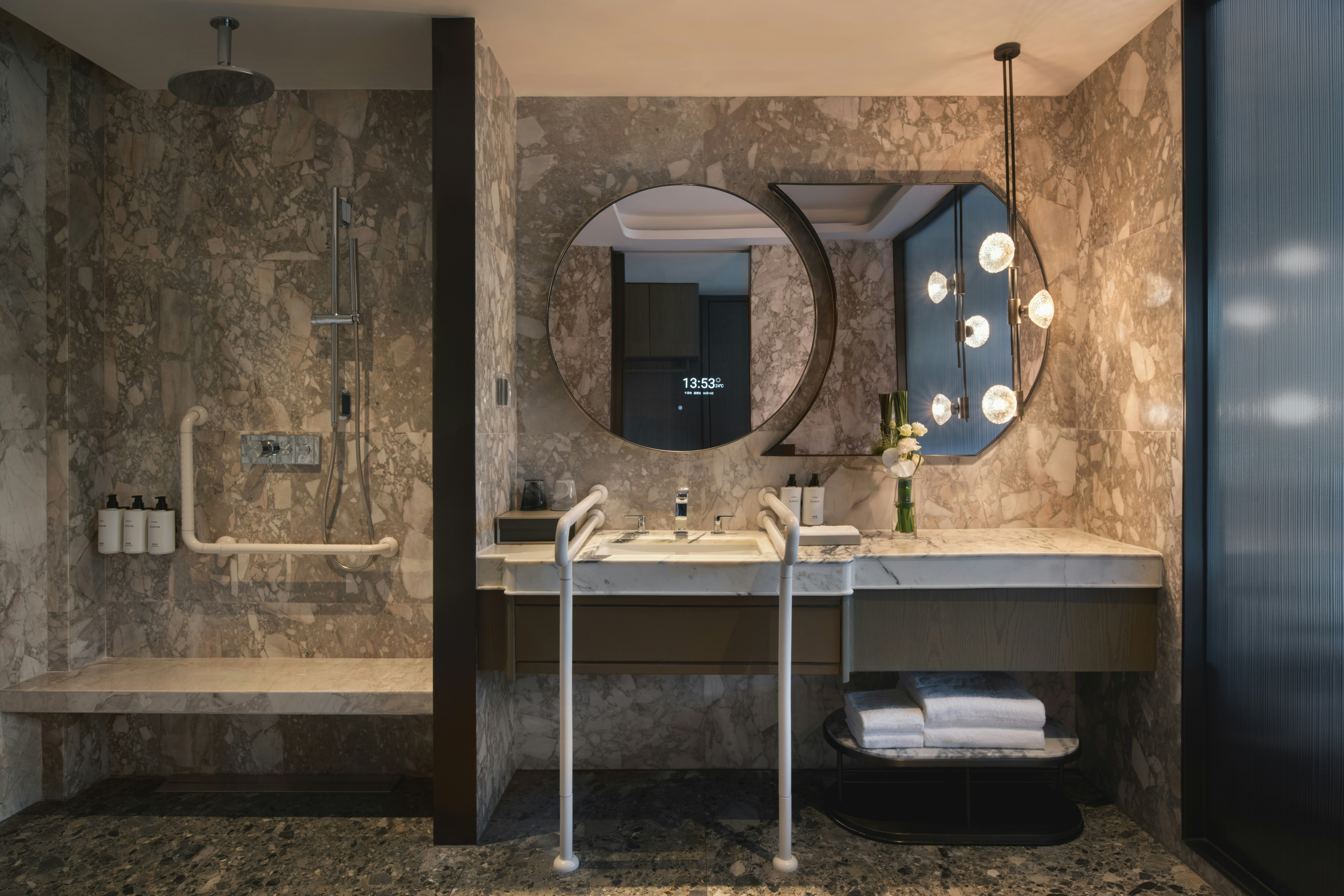 Intercontinental Xiangyang 48/50