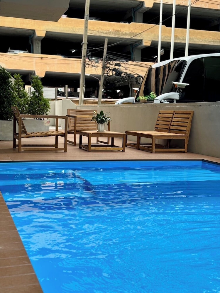 Thomson Hotel Huamark 5/50